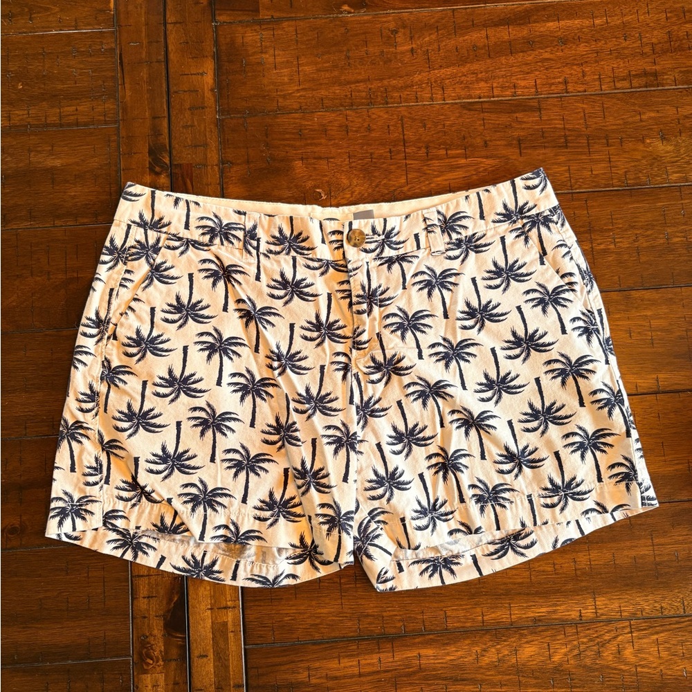 Old Navy Ladies Shorts with Navy Palm Trees - Size 6 - Vacay, Resort Life